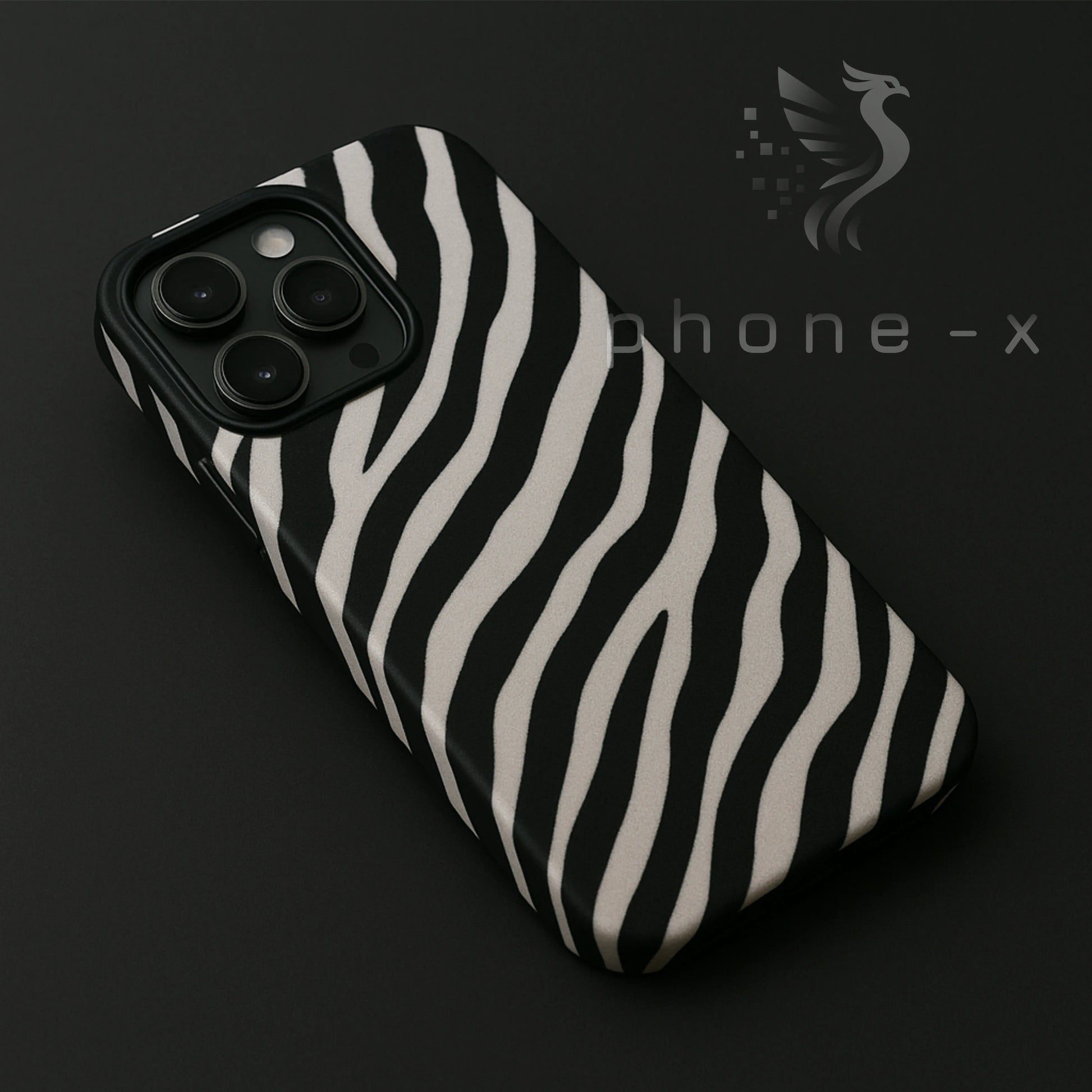 Zebra Pulse iPhone tok zebra mintával – karakteres állatmintás dizájntok iPhone modellekhez, elérhető MagSafe, szilikon, fényes és matt változatban